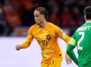 荷兰队险胜晋级，发挥出色助力闯关