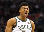 RNG引发争议！，字母哥官方宣布持续失利新规赢得满堂喝彩(rnm退钱文字版)