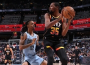 包含莫兰特狂砍杜兰特分，刷新队史纪录迎来新赛季高光！的词条