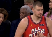 包含浓眉哥绝杀时刻，全明星入选点燃赛场，76人迎来胜利！的词条