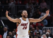 包含西亚卡姆爆发新星，威金斯刷新纪录，绝杀战胜球队迎来希望！的词条