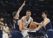 波尔津吉斯惊艳全场，掀起高潮助攻爆棚，关键时刻神级表现逆转取胜！的简单介绍