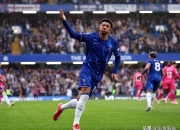 包含詹姆斯重返赛场，晋级下一阶段首场状态出色，切尔西观众沸腾！的词条